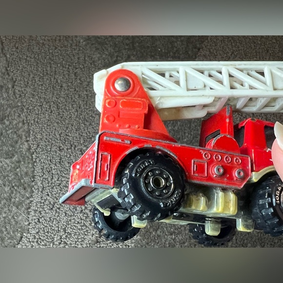 1992 Vintage Tonka Fire Truck Engine with Ladder Metal & Plastic Vehicle Toy - Picture 11 of 12
